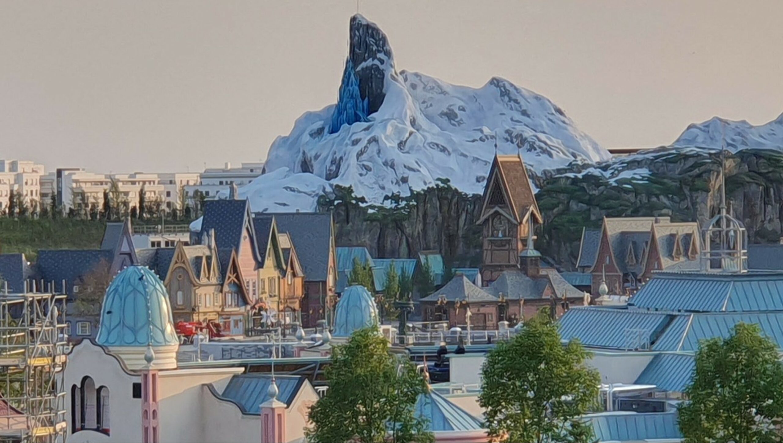 Le château de glace d’Elsa s’installe à Disney Adventure World