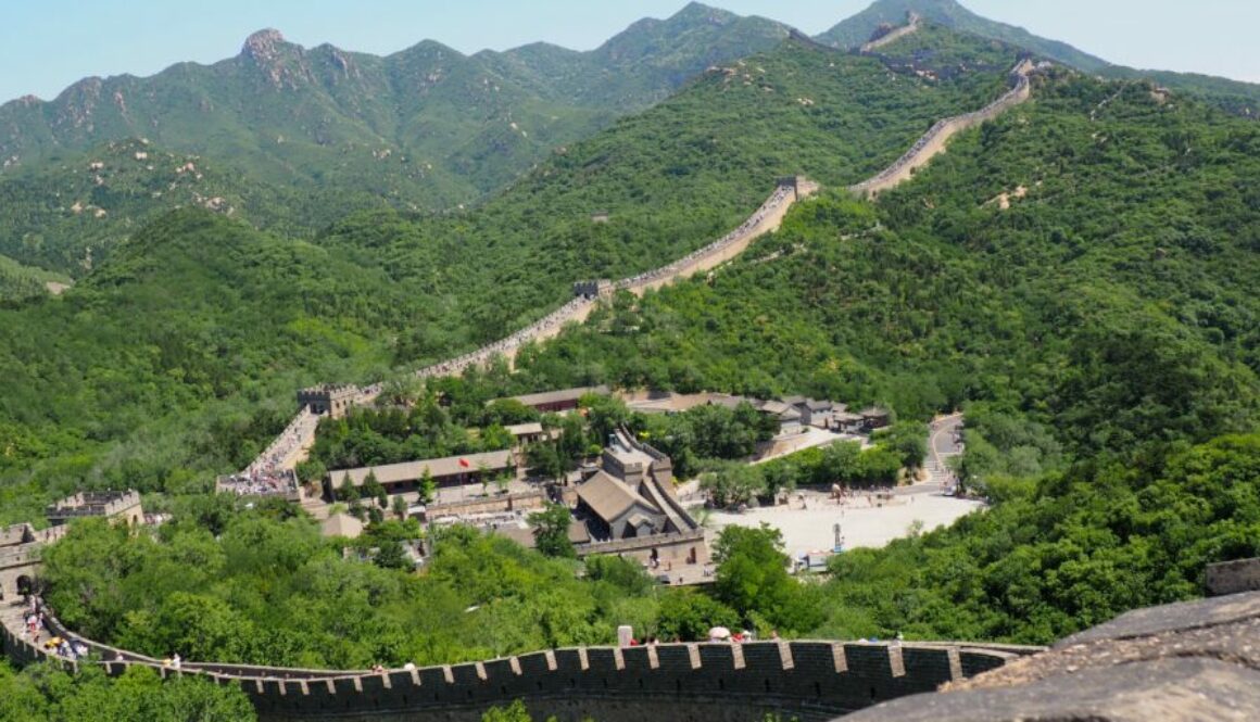 La Grande Muraille de Chine : site UNESCO, 21 000 km de fortifications, panoramas spectaculaires et histoire millénaire.