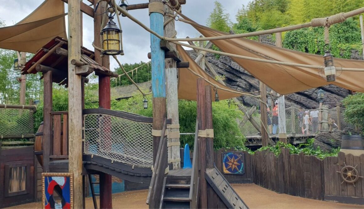 Cap sur l’aventure avec Pirates’ Beach, l’aire de jeux pirates d’Adventureland !