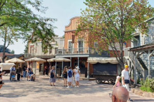 Frontierland (3)_woorld