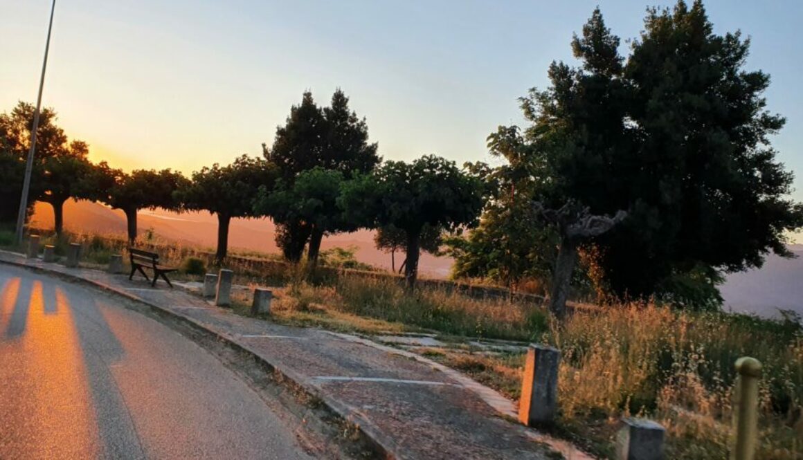 Explorez les routes de Corse : un voyage entre mer, montagne et villages authentiques au cœur de paysages à couper le souffle.