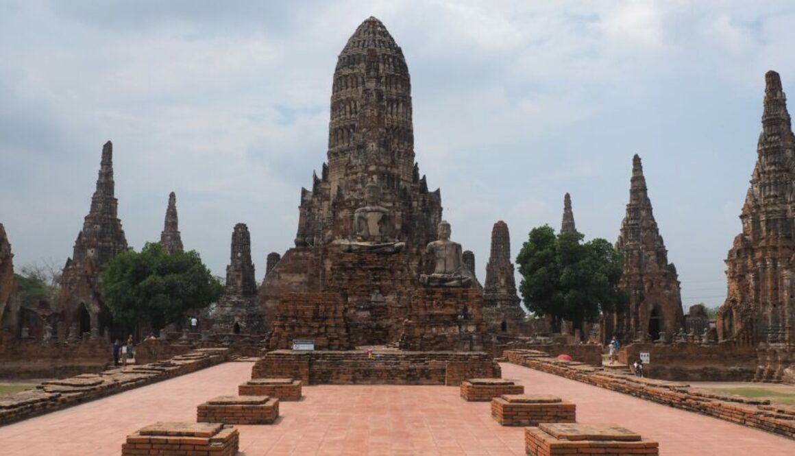 Ayutthaya, ancienne capitale royale de Thaïlande classée à l’UNESCO, dévoile ses temples majestueux et son histoire millénaire au fil des rivières.