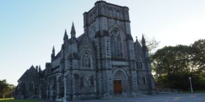 Kilkenny et Wicklow : ville médiévale, montagnes verdoyantes et lacs paisibles pour un beau voyage dans l’est de l’Irlande.