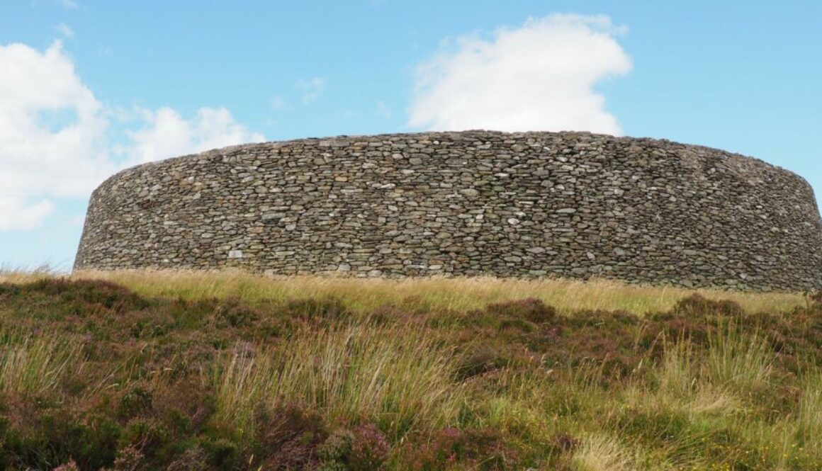 Comté de Donegal : falaises, plages immenses et routes côtières sauvages pour découvrir l’Irlande la plus préservée.