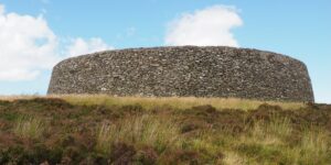 Comté de Donegal : falaises, plages immenses et routes côtières sauvages pour découvrir l’Irlande la plus préservée.