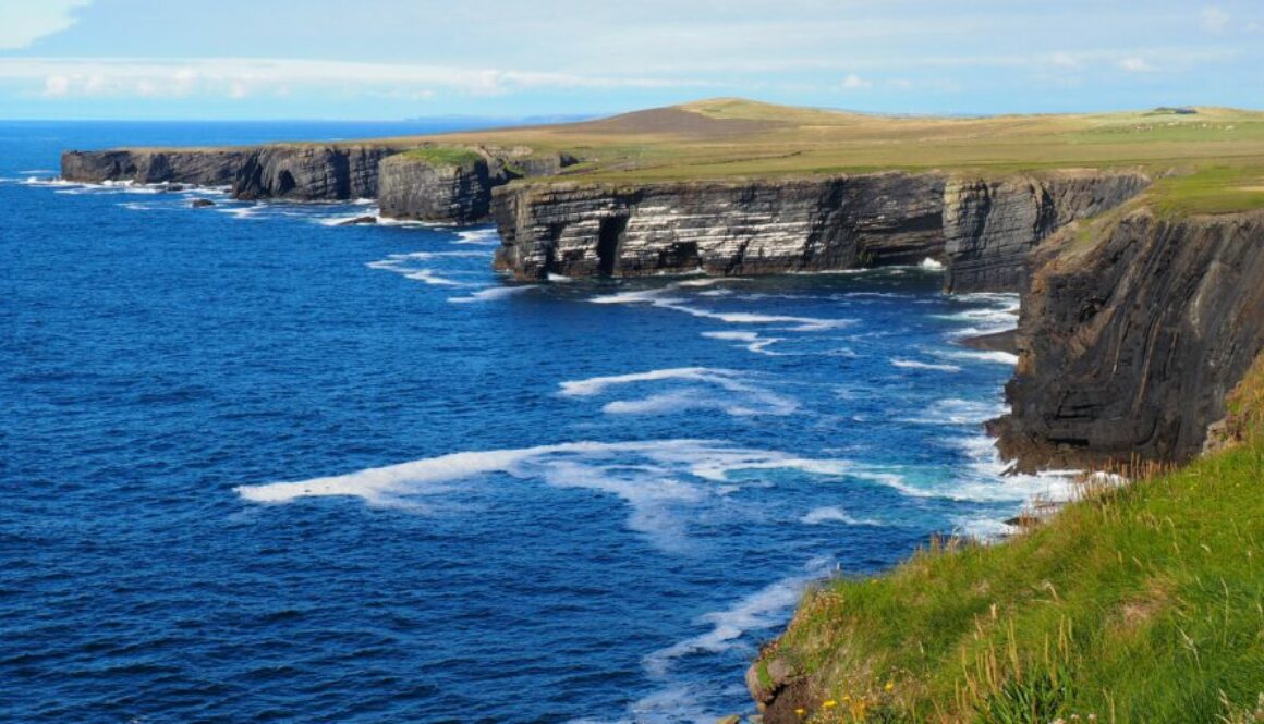 Loop Head : péninsule sauvage du comté de Clare, phare, falaises et grands espaces loin des foules.