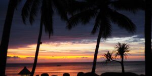 Voyage Lombok Senggigi Senaru : plages sauvages, rizières, cascades et vue sur le Rinjani pour une Indonésie plus nature.