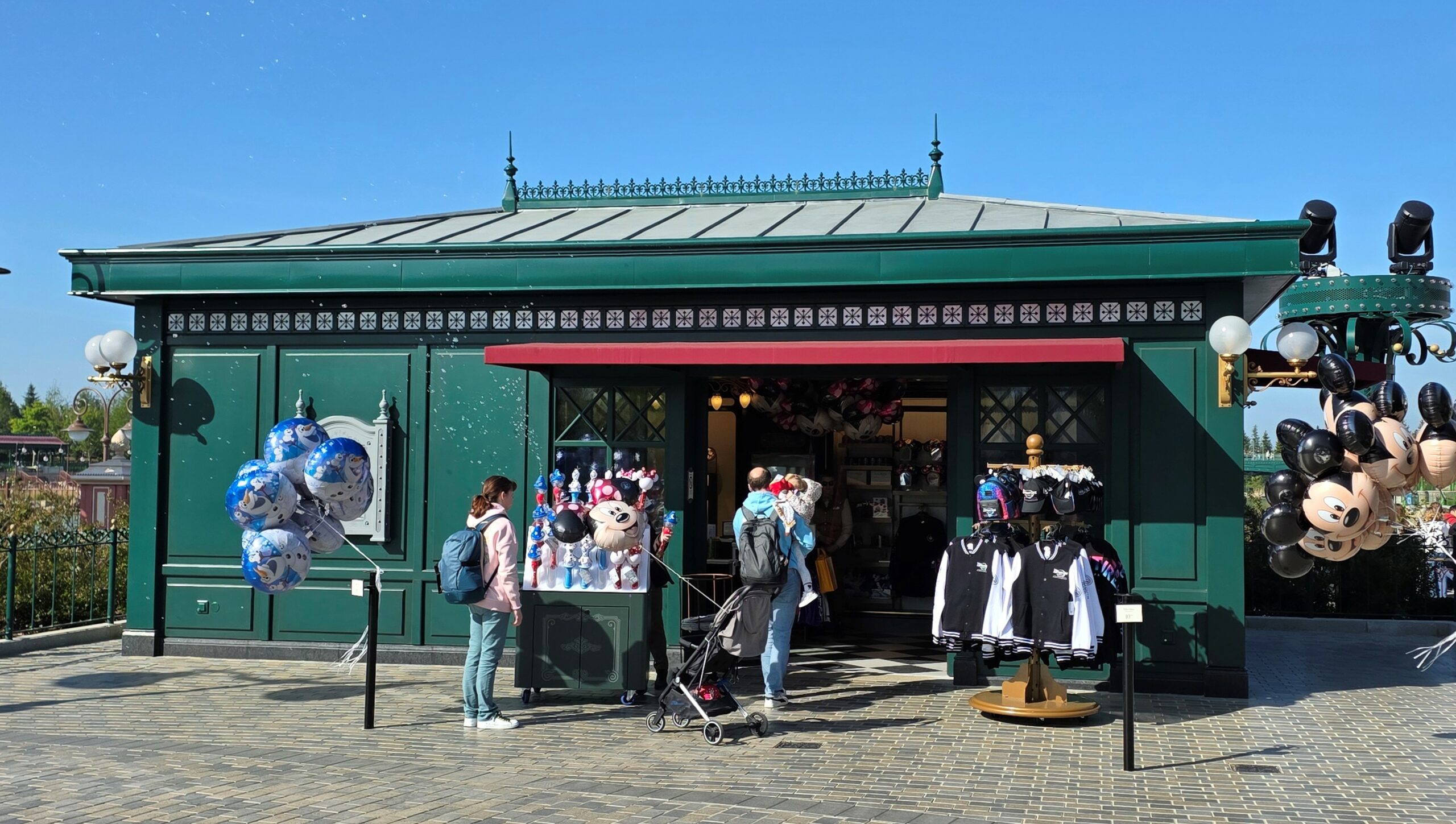Disney Adventure World - Adventure Way - Boutiques