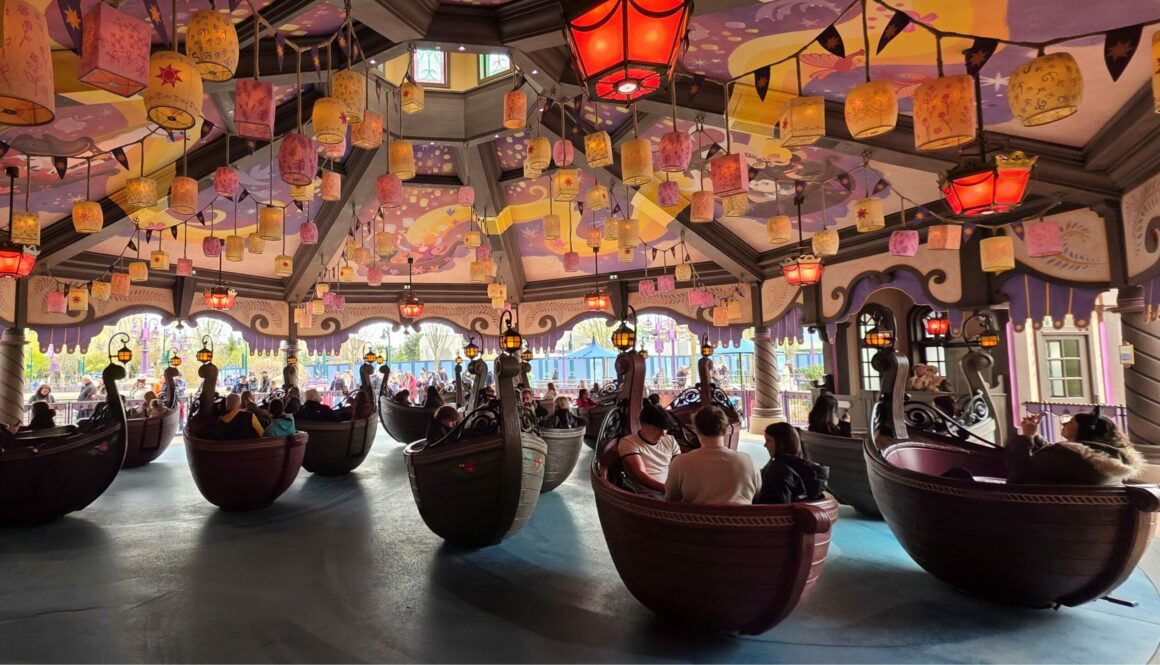 Disney Adventure World - Adventure Way - Raiponce Tangled Spin