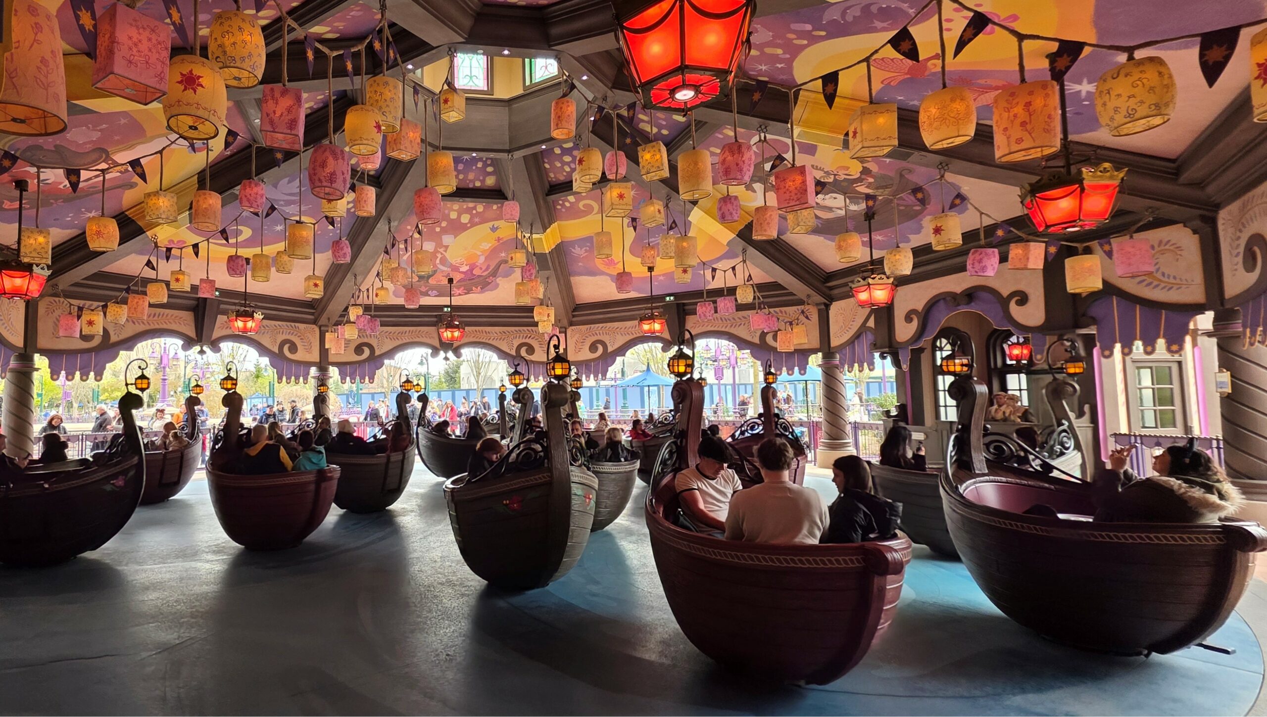 Disney Adventure World - Adventure Way - Raiponce Tangled Spin