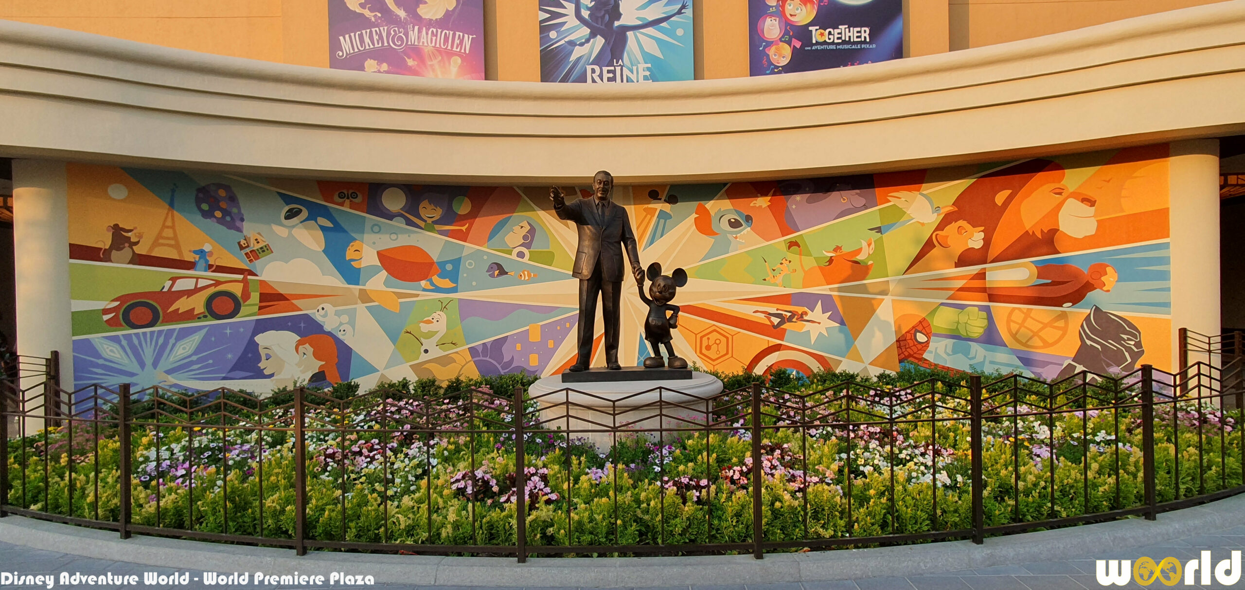Disney Adventure World - World Premiere Plaza (1)_woorld Disney Adventure World - World Premiere Plaza (1)_woorld