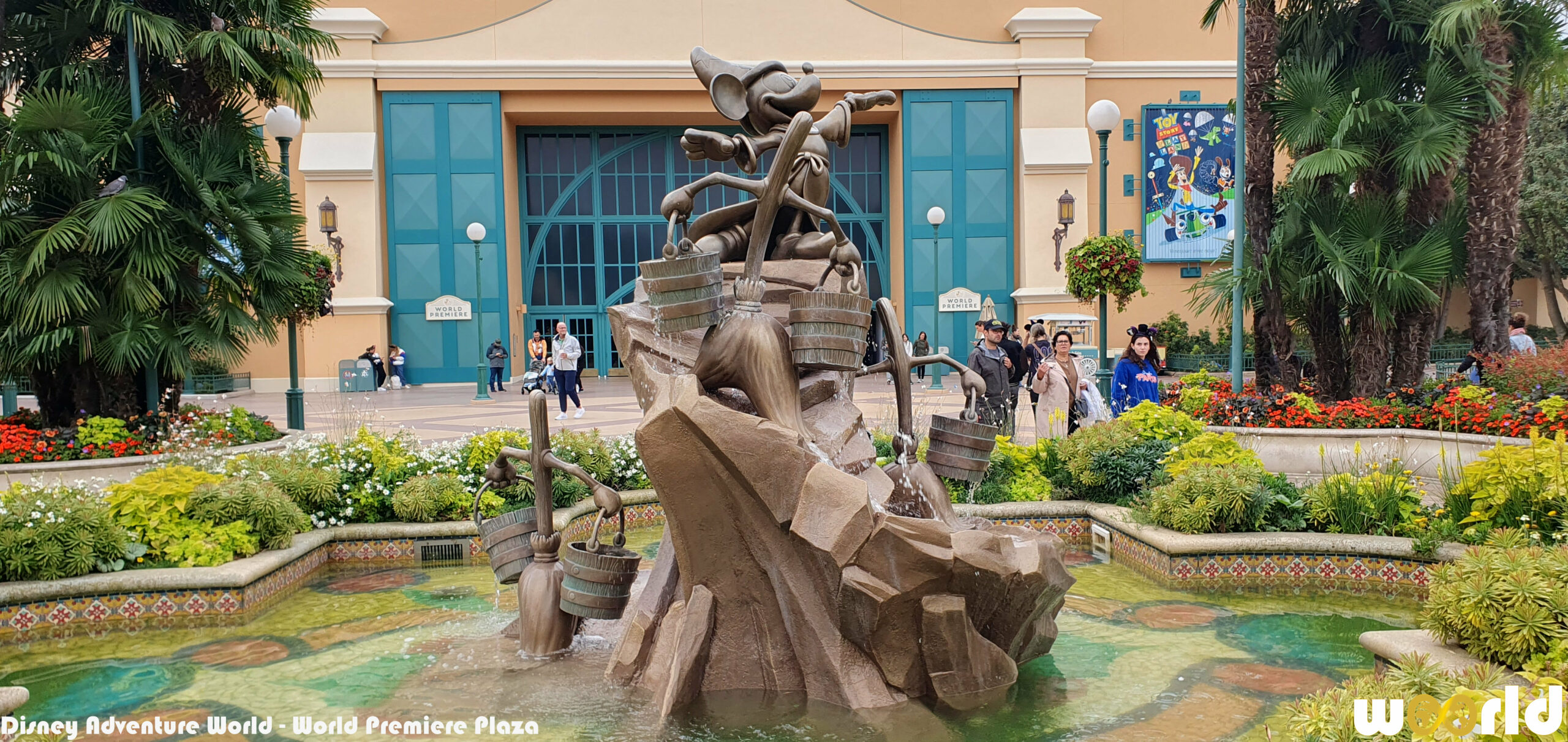 Disney Adventure World - World Premiere Plaza (5)_woorld Disney Adventure World - World Premiere Plaza (5)_woorld