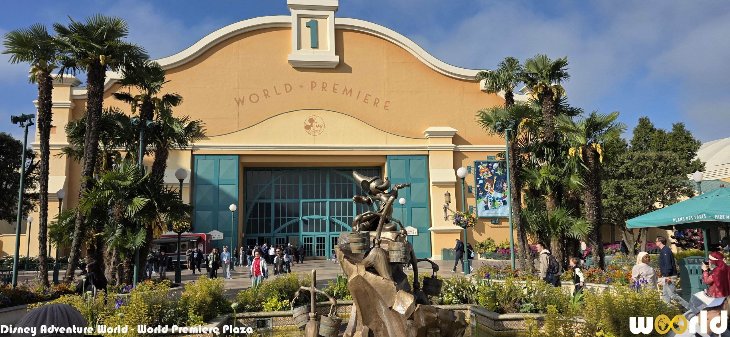Disney Adventure World - World Premiere Plaza (8)_woorld Disney Adventure World - World Premiere Plaza (8)_woorld
