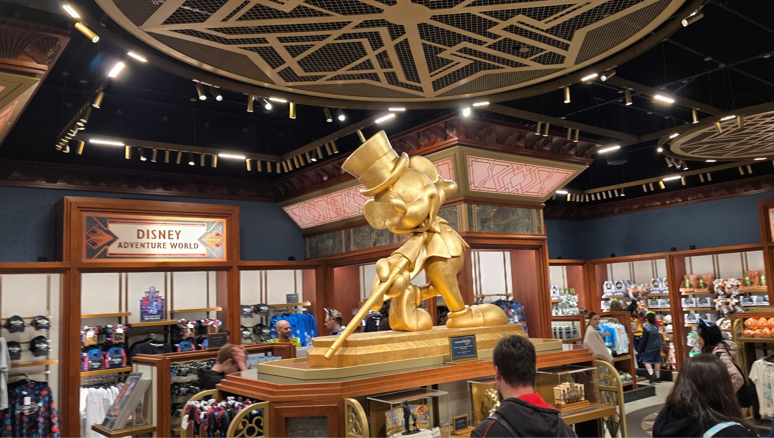 Disney Adventure World - World Premiere Plaza - Boutiques