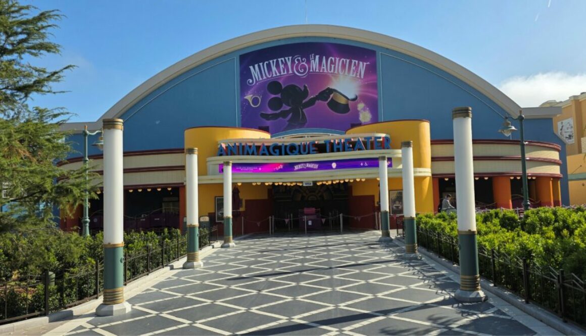 Disney Adventure World - World Premiere Plaza - Spectacles