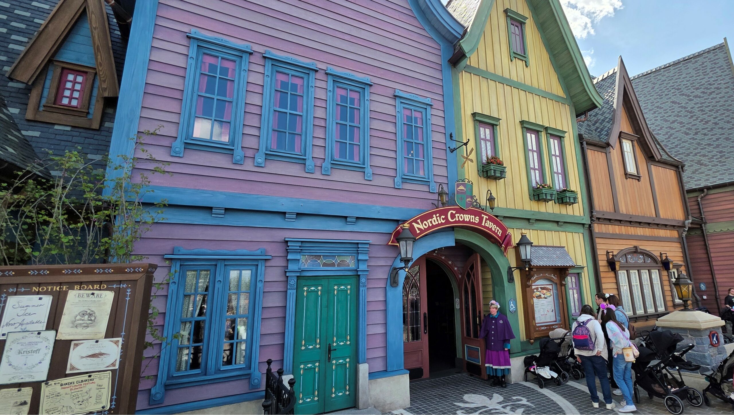 Disney Adventure World - World of Frozen - Restaurants