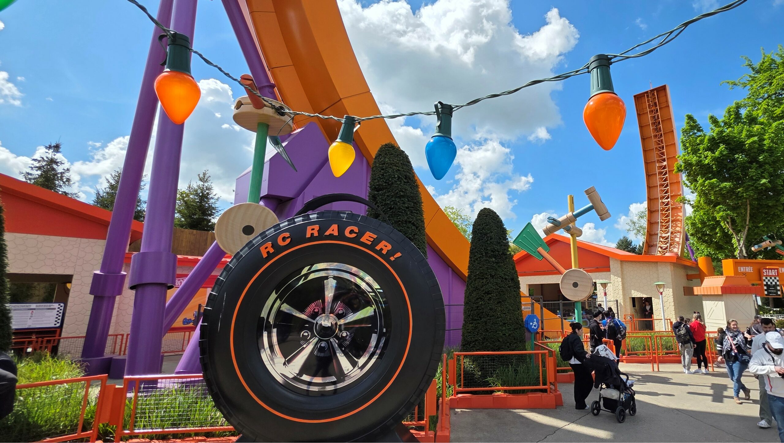 Disney Adventure World - Worlds of Pixar - RC Racer