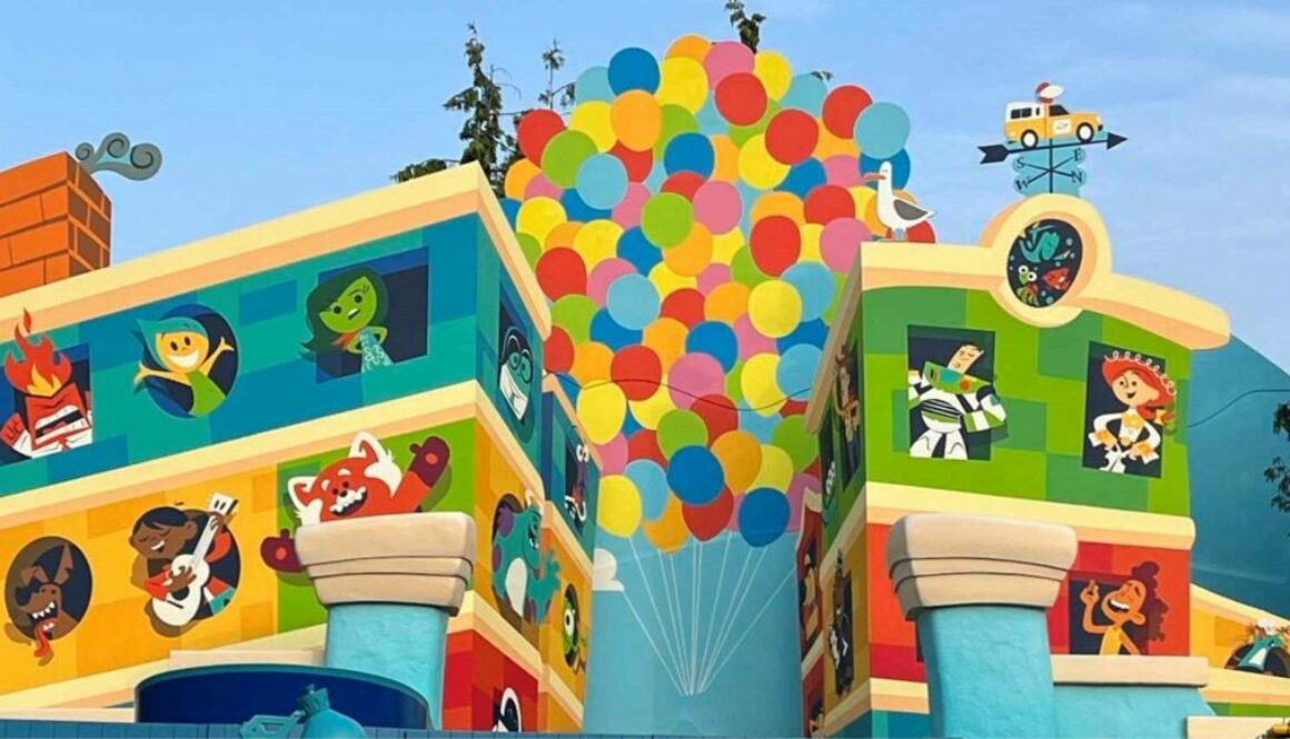 Disney Adventure World - Worlds of Pixar - Spectacles